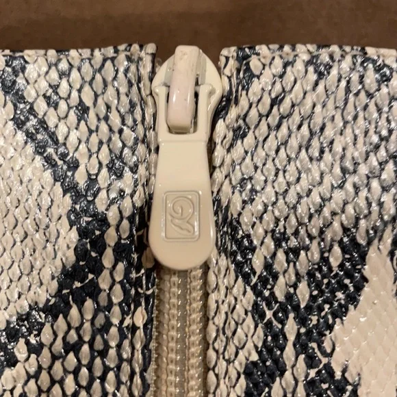 ❤️Pretty little thing short snake skin boots❤️A little taller than ankle boots❤️ - Picture 5 of 8